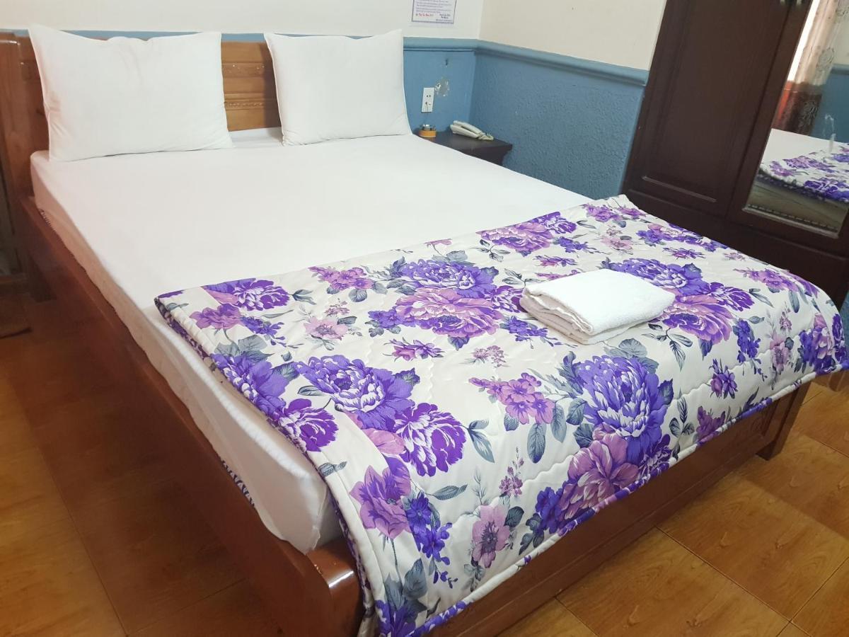 Van Thanh Dat Hotel Ho Chi Minh City Exterior photo